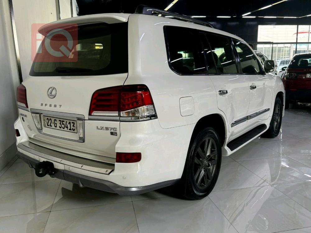 Lexus LX